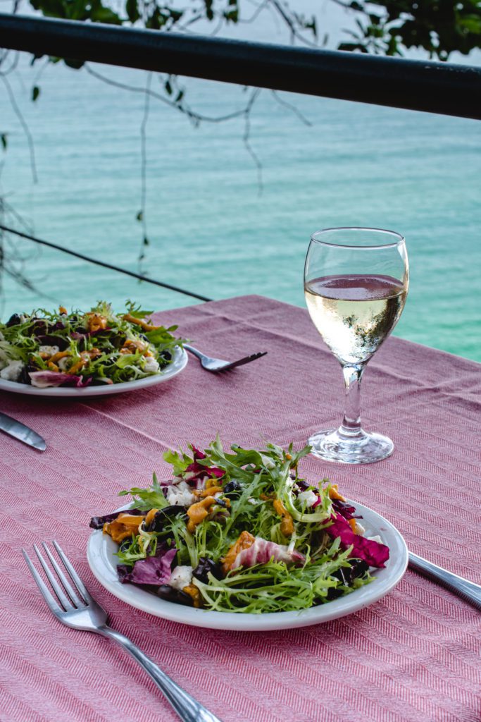 almoco com vista para o mar